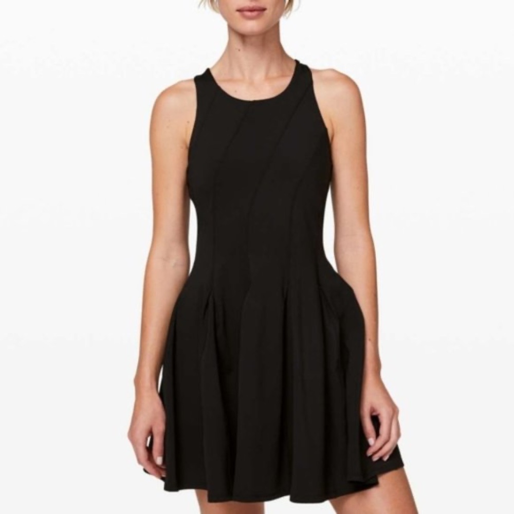 NWT Lululemon Court Crush Tennis Dress sz 6   Black  pleated